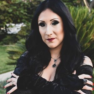 Meet your Posher, Mayra